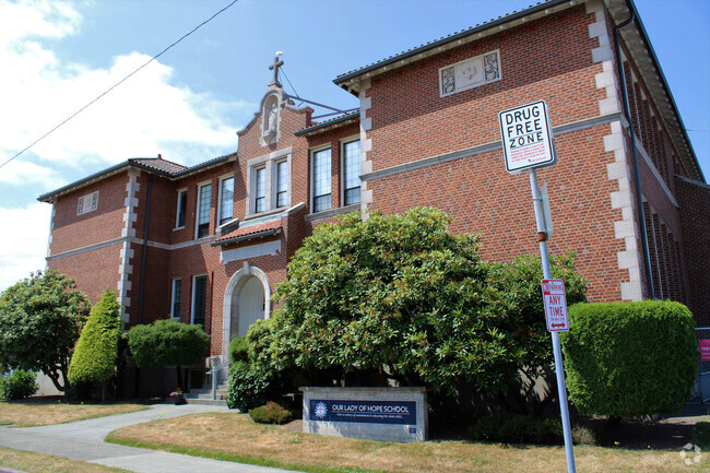 Our Lady of Hope Catholic School is located within the Bayside neighborhood of Everett.