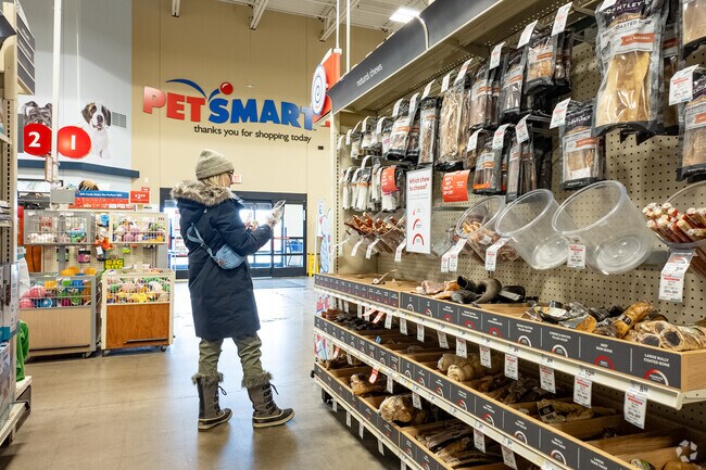 Pet Smart has all your pet's needs covered near the Bronx Park neighborhood.