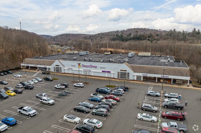 Find your favorite grocery store chains in Seymour.