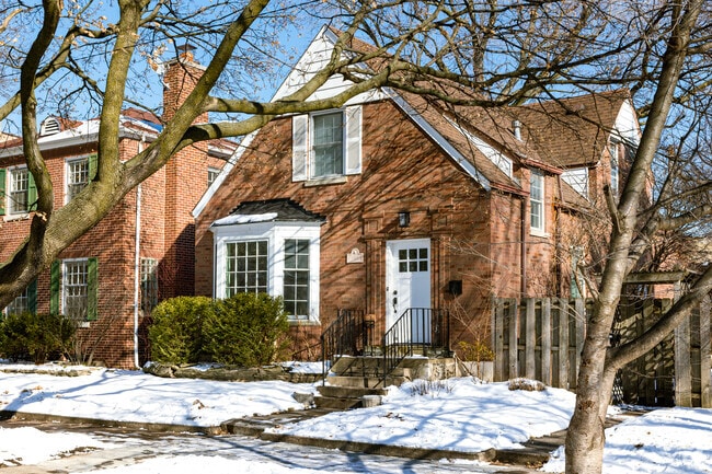 The Lincoln Square neighborhood offers many different styles of homes.