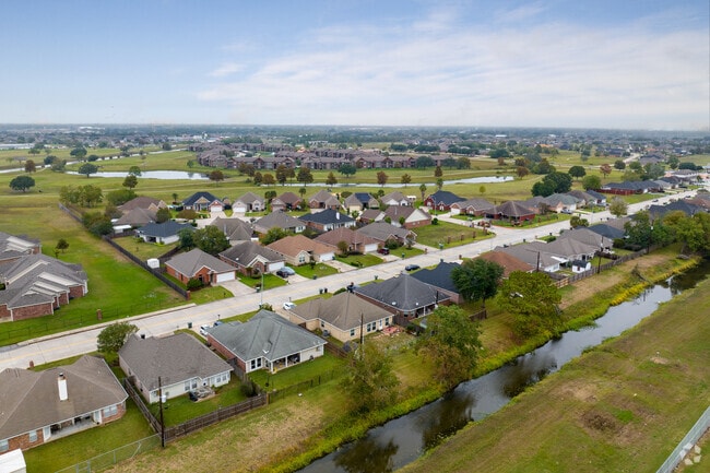 Neighborhoods in Port Arthur offer great access to both the coast and the amazing job market.