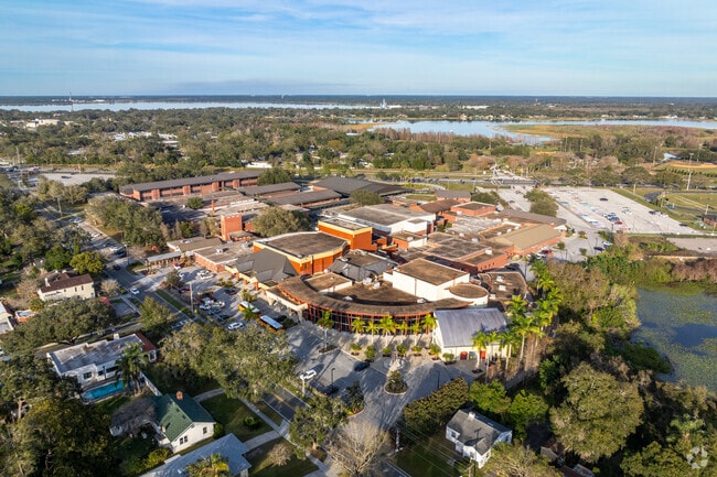 Lakeland Senior High School is home to over 2000 students in grades 9-12 and has B+ rating.