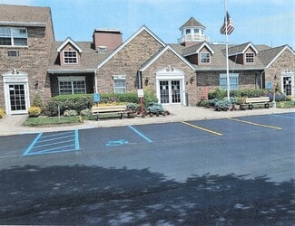 600 Clubhouse Dr, Patchogue, NY 11772