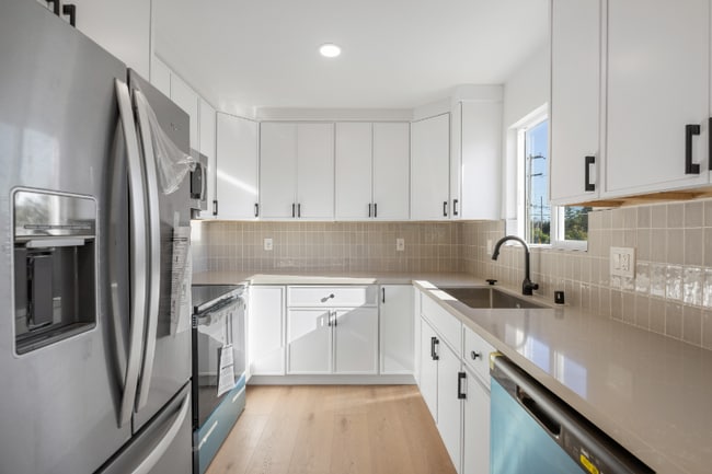 3724 Acacia St unit Building A Unit 1, San Diego, CA 92113 - photo 2