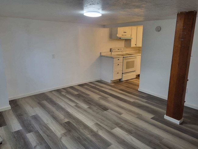 325 1st Ave unit A, Lewiston, ID 83501 - photo 2