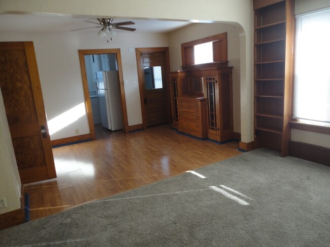 1604 Franklin St, Cedar Falls, IA 50613 - photo 2