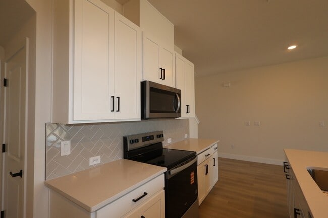 11742 Full Moon Loop, Parrish, FL 34219 - photo 4