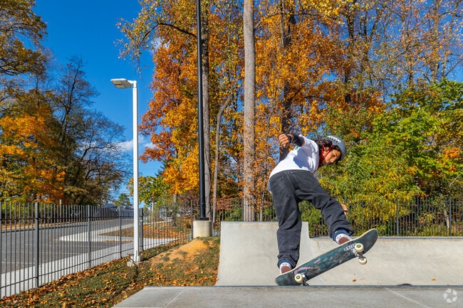 The 33-acre Welsh Park has tennis courts, a skatepark & a playground in the heart of Rockville.