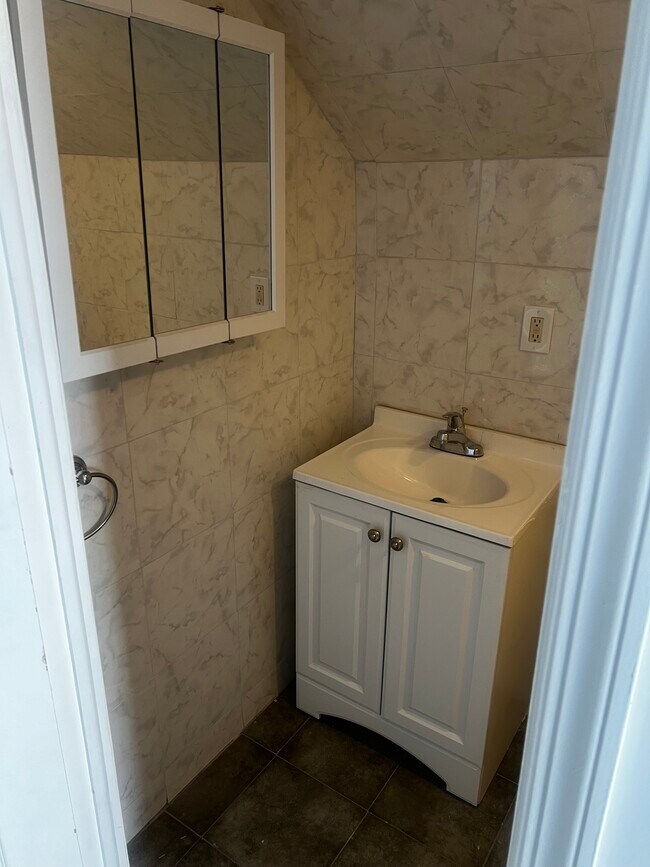 425 Leslie St unit 1, Newark, NJ 07112 - photo 3