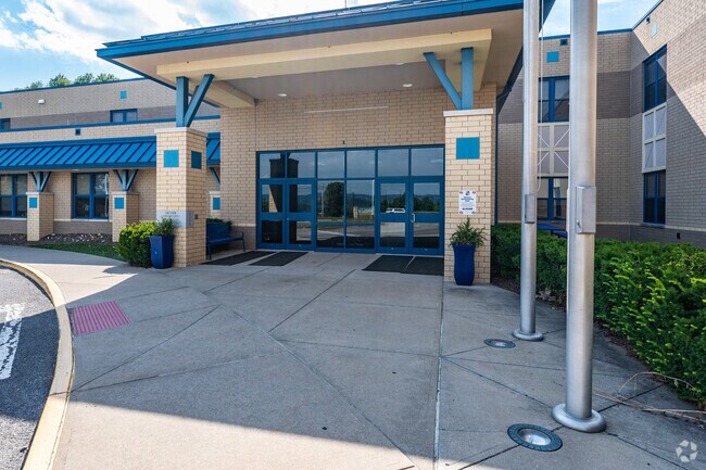 The teachers at Skyview Elementary School are rated an A on Niche.