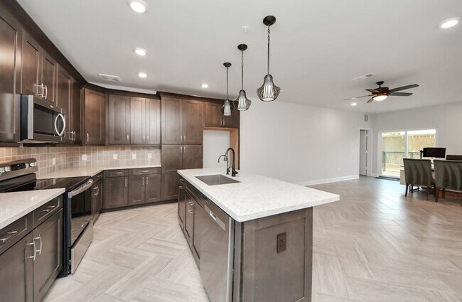 Gatherings at Westview unit 3104, Houston, TX 77055 - photo 2