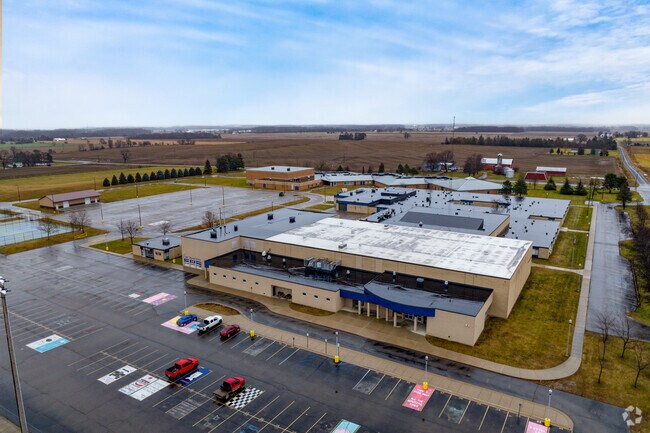 Ovid-Elsie High School has good teachers, holding a B- rating on Niche.