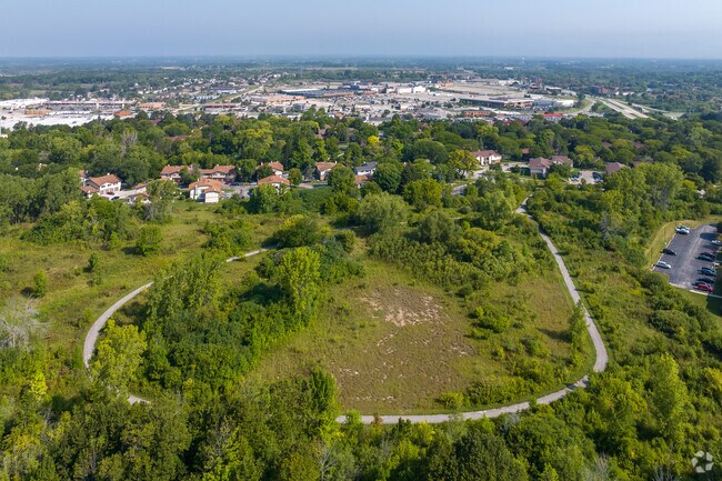 The Servite Park Preserve near Northridge features a large walking path for avid walkers.