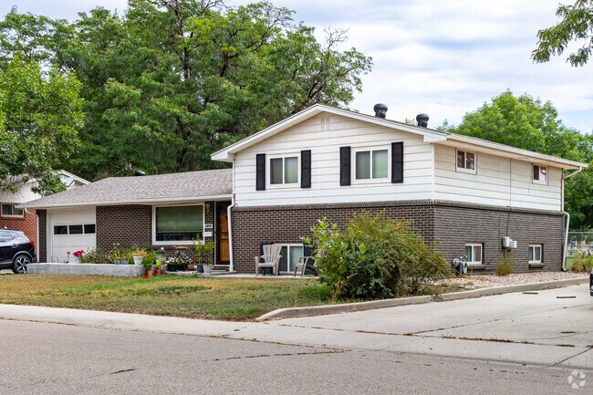 Modern split-level homes offer a larger living option in Loomiller.