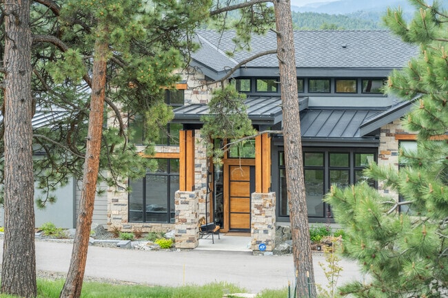 Newer homes in Homestead are modern or contemporary style, but still use elements that fit the mountain style.