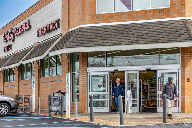 Walgreens in Colonia offers convenient pharmacy services and everyday essentials on Inman Avenue.