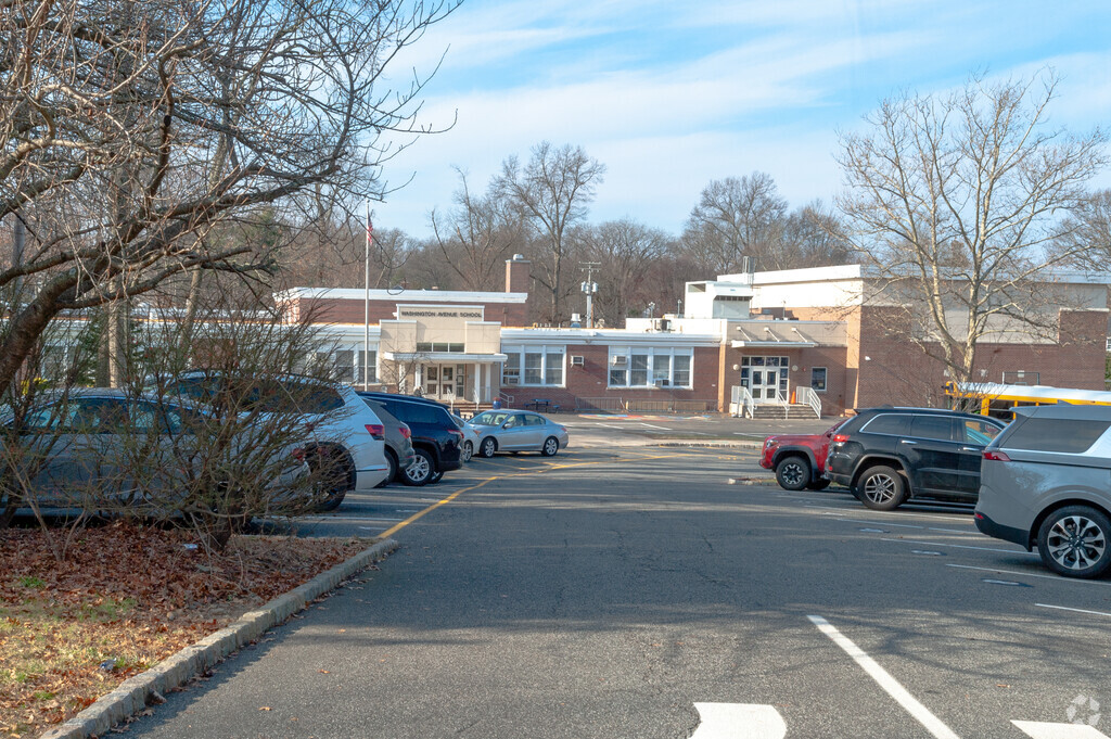 Washington Avenue Elementary School provides education in 
Chatham.