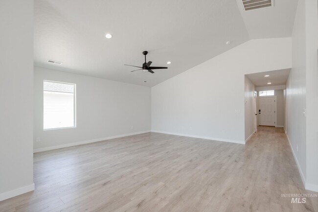 10539 W Teratai St, Star, ID 83669 - photo 4