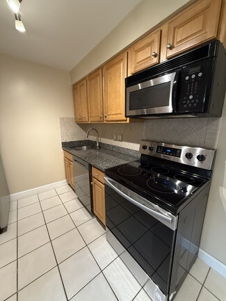 14 Dailey St Unit L, Attleboro, MA 02703