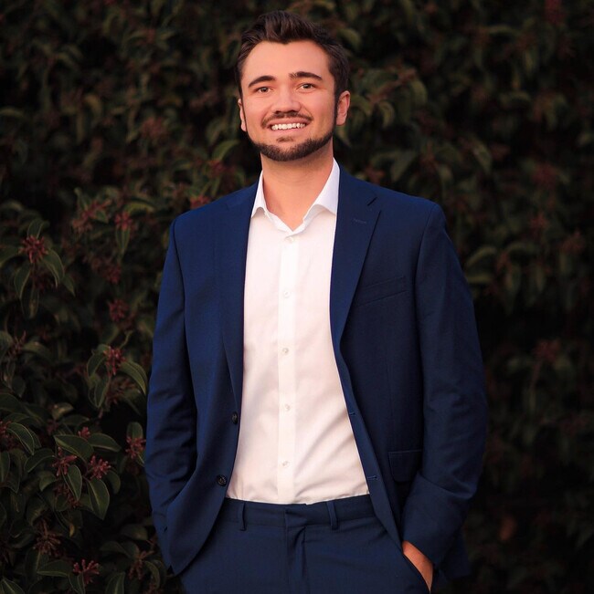 Agent Photo