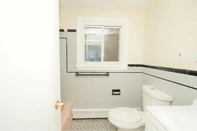 19 Crossman St, Mattapan, MA 02126 - photo 6