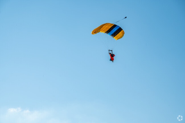 Skydive City Zephyrhills is Florida's best skydiving school with bungalow accommodations.