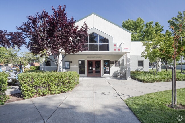 Twin Oaks Elementary main entrance welcomes all students.