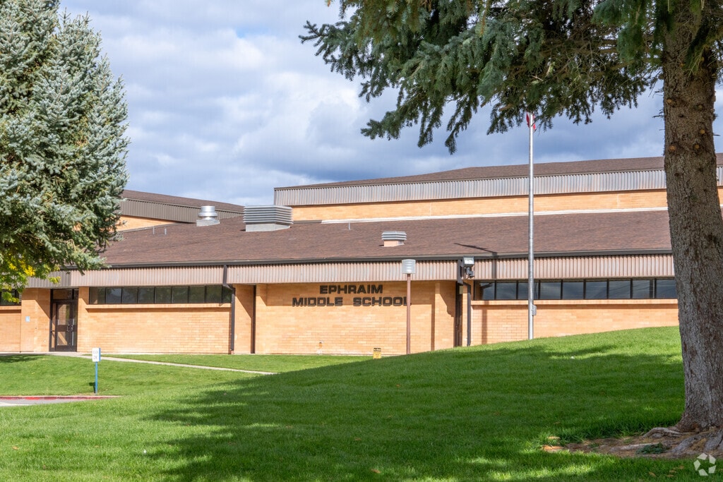 Entrance to Ephraim Middle School.