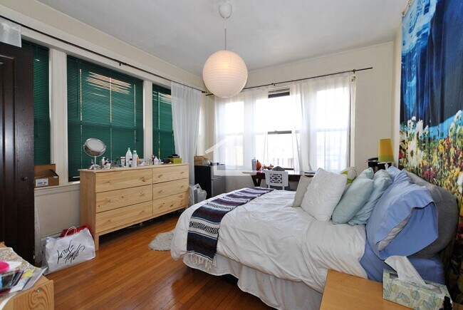 215 Saint Paul St unit 1, Brookline, MA 02446 - photo 2