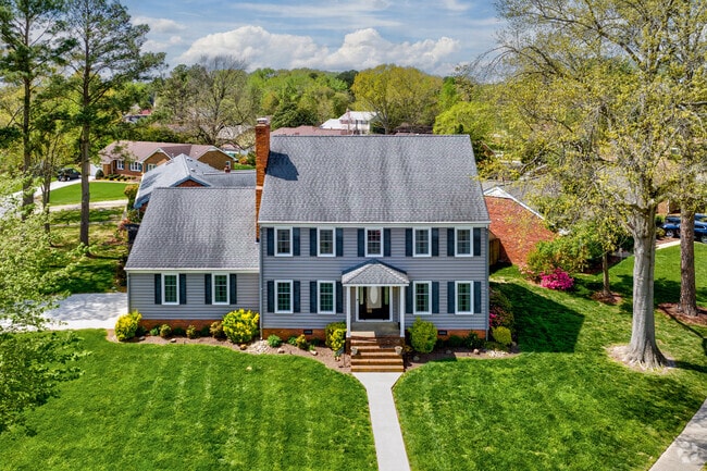 Updated colonial with spacious front yard in Fairfield neighborhood of Virginia Beach