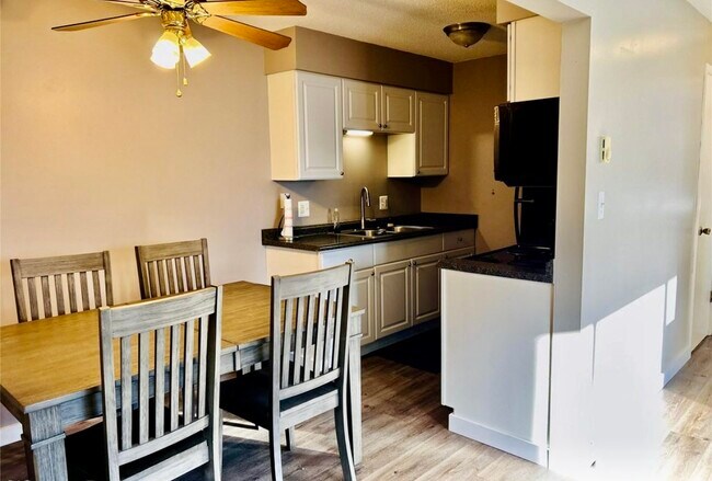 1637 S Riverside Ave unit Clairview Condo 7, Saint Clair, MI 48079 - photo 3