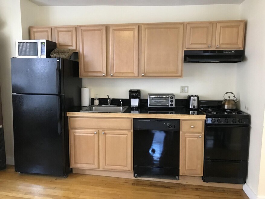 155 Endicott St unit 7, Boston, MA 02113 - photo 1