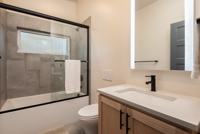 919 NW Roanoke Ave, Bend, OR 97703 - photo 7