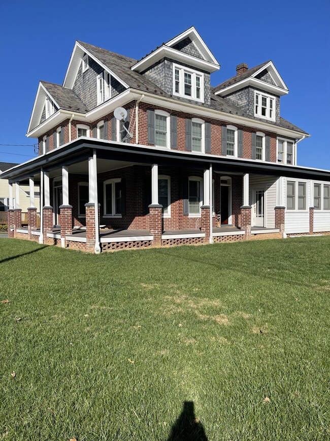 925 Francis Scott Key Hwy unit 2, Keymar, MD 21757 - photo 2