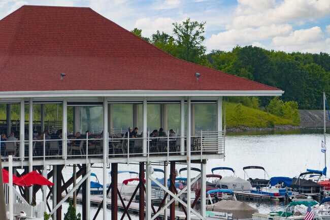 Rick's Cafe Boatyard has views of the water and live jazz in the evenings.