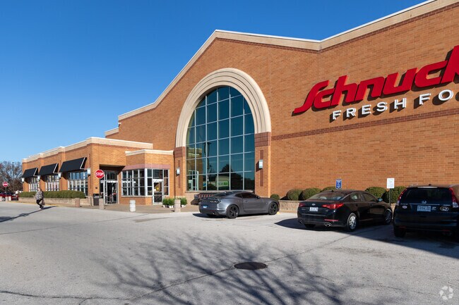 Schnucks offers grocery items to Eureka residents.