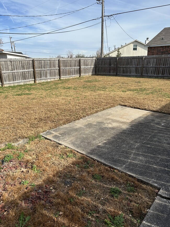 1105 S 26th St, Rogers, AR 72758 - photo 2