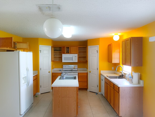 2223 Dryden Ct, Melbourne, FL 32935 - photo 3