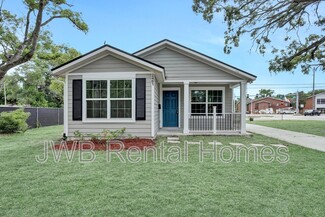 2401 Susan Badger Cir, Jacksonville, FL 32209