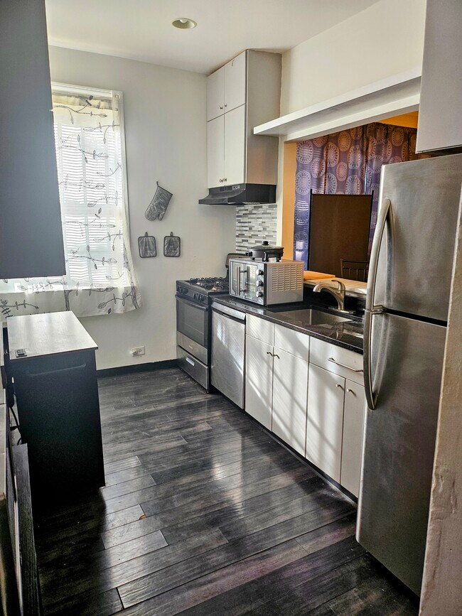 6942 S Dante Ave, Chicago, IL 60637 - photo 3