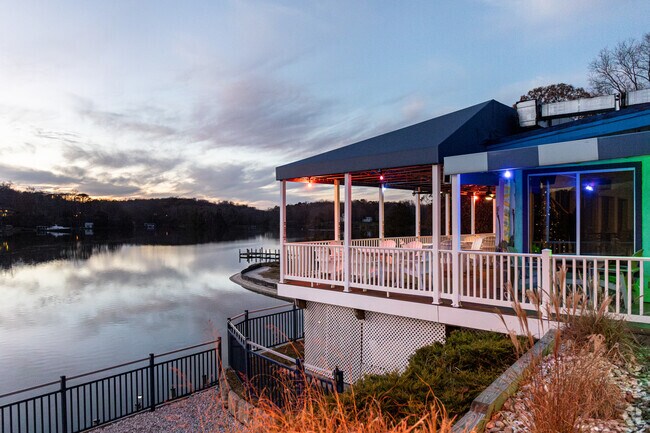 Hold your next event at Vera's Restaurant in Lusby's White Sands.