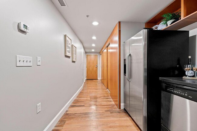 106 N High St unit 102, Columbus, OH 43215 - photo 7