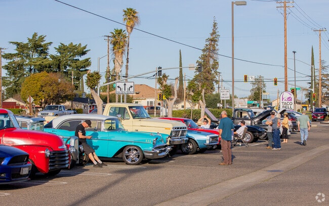 Tuesday Night Cruise in at Pioneer Market in Escalon, Ca is a great way to spend a afternoon.