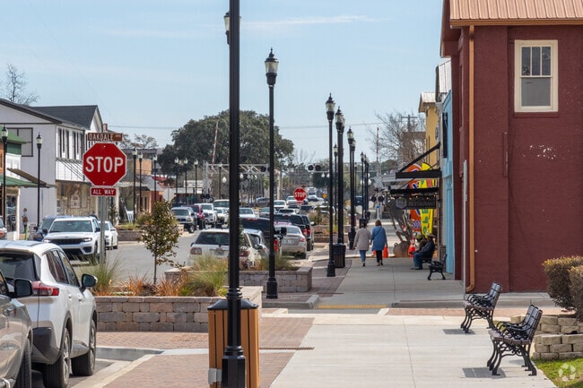 The downtown area of Crestview is very walkable with many shops and restaurants.