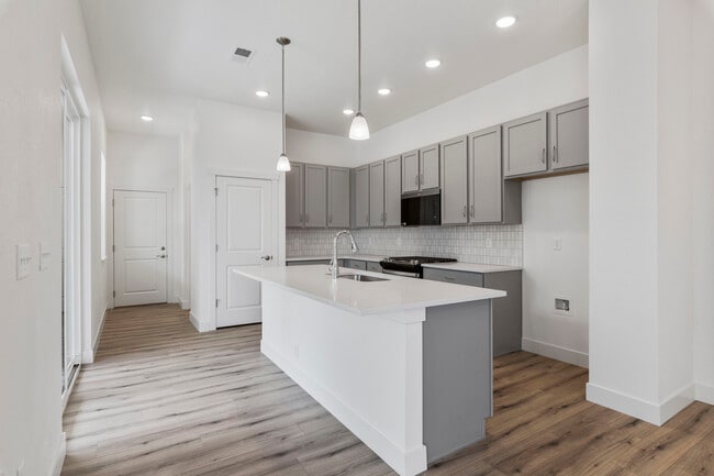 5081 Mckinnon Ct, Timnath, CO 80547 - photo 3