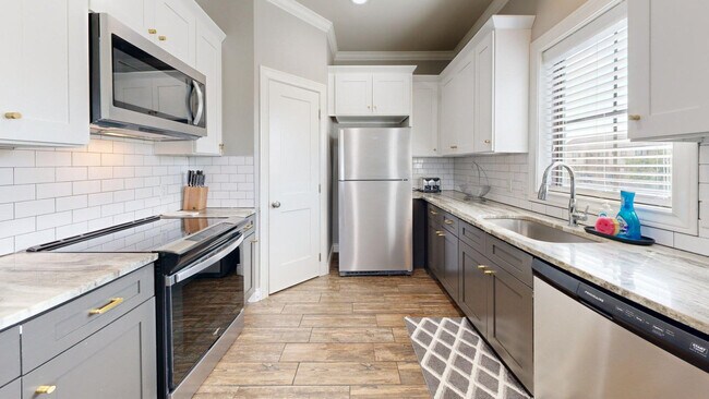 636 Clay St unit ID1328091P, Bryan, TX 77801 - photo 3