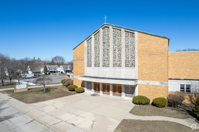 Warren Avenue Community locals can attend the weekly Sunday service at Saint Christopher Church.