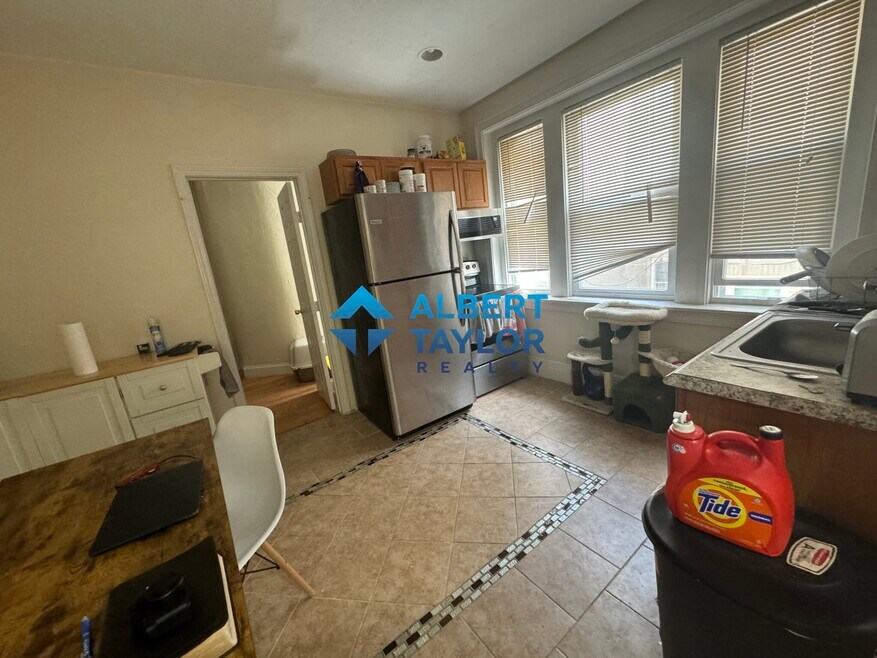 244 Kelton St unit uni6 2-bed 1-bath, Allston, MA 02134 - photo 1