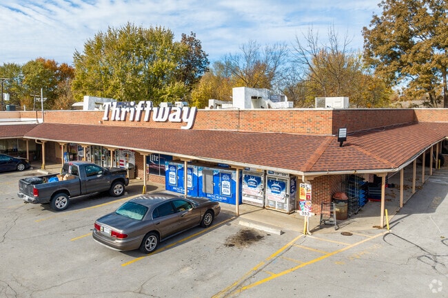Grab what you need quickly at the local Thriftway in Buckner.