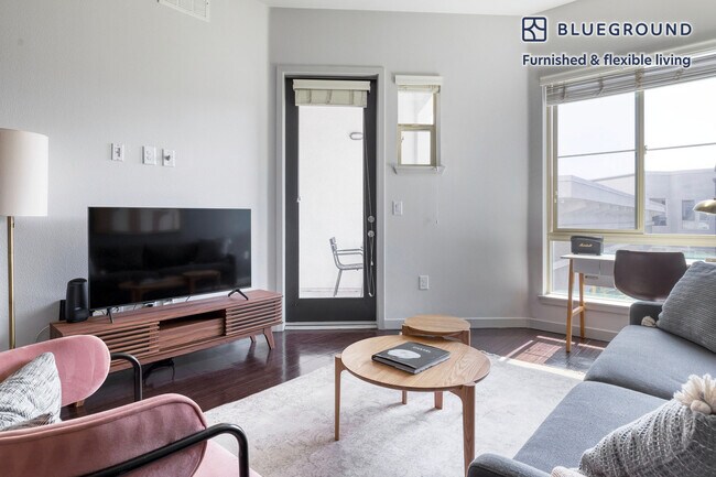 5550 Grosvenor Blvd unit FL4-ID1042, Los Angeles, CA 90066 - photo 2